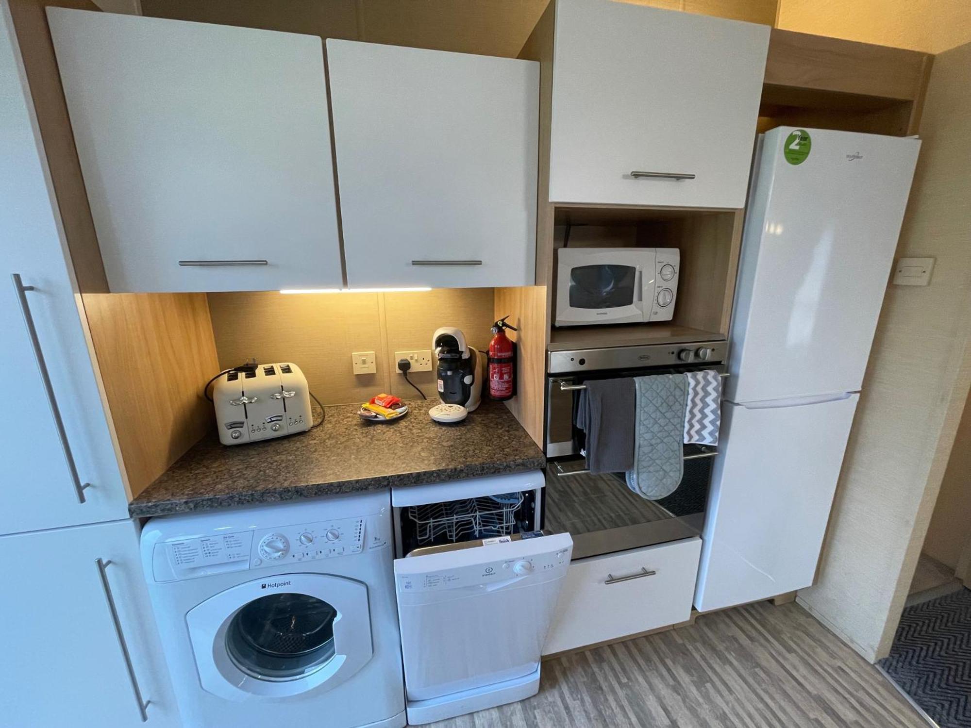 Luxury Lakeside Lodge L2 With Hot Tub Situated At Tattershall Lakes Country Park 外观 照片