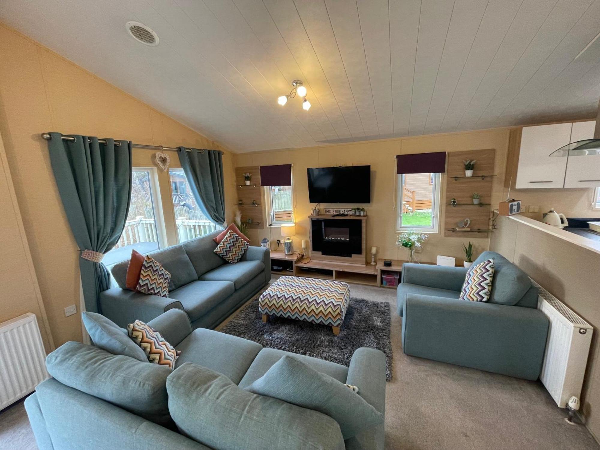 Luxury Lakeside Lodge L2 With Hot Tub Situated At Tattershall Lakes Country Park 外观 照片
